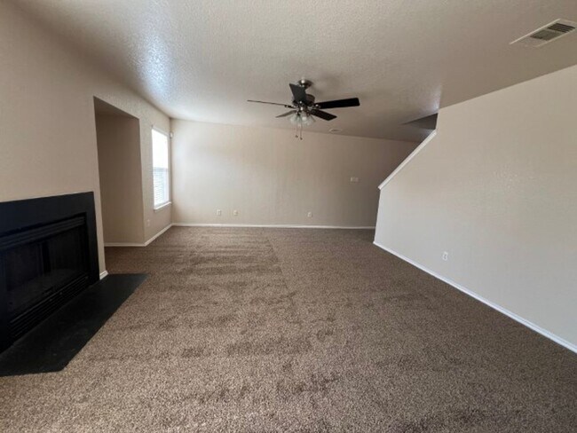 Foto del edificio - Nice 3 Bedroom Home
