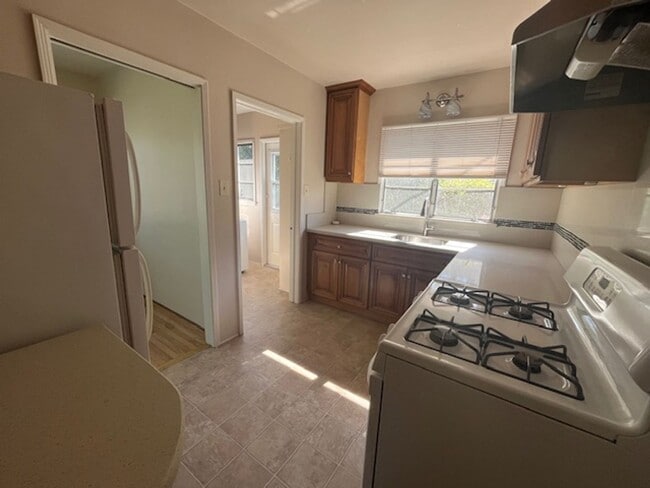 Foto del edificio - 1241-1243 Fredericks St