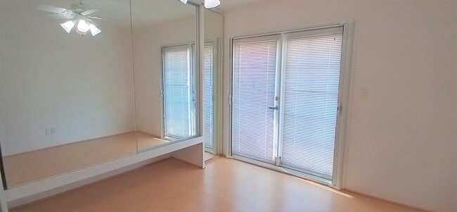 Foto del edificio - 3889 Bucknall Rd