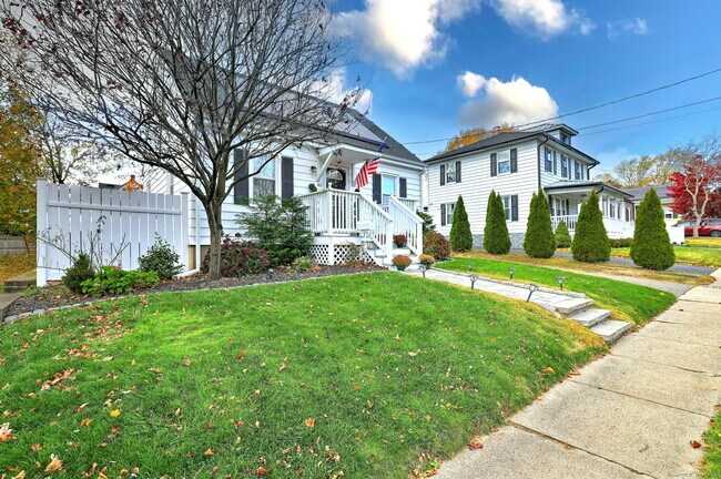 Foto del edificio - 40 Hazelwood Ave