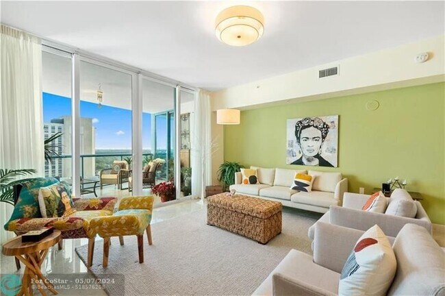 Building Photo - 333 Las Olas Way