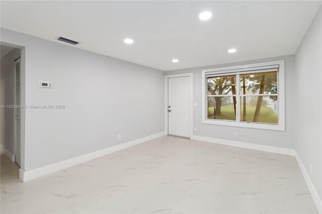 Foto del edificio - 7144 Southgate Blvd