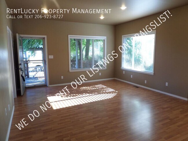 Foto del edificio - Gorgeous and HUGE 4-Bedroom House in Aubur...
