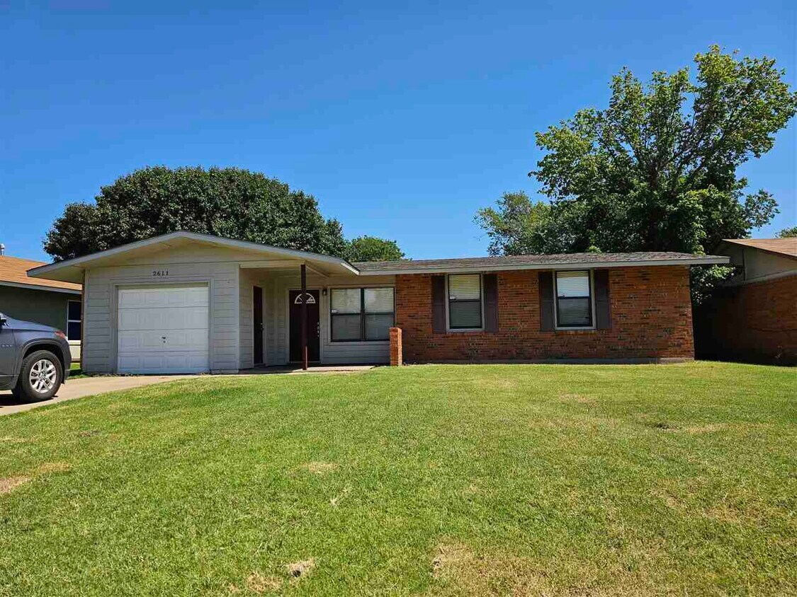 Primary Photo - 2611 NW Pollard Ave
