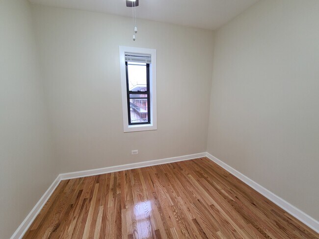 Building Photo - 4210 N Pulaski Rd