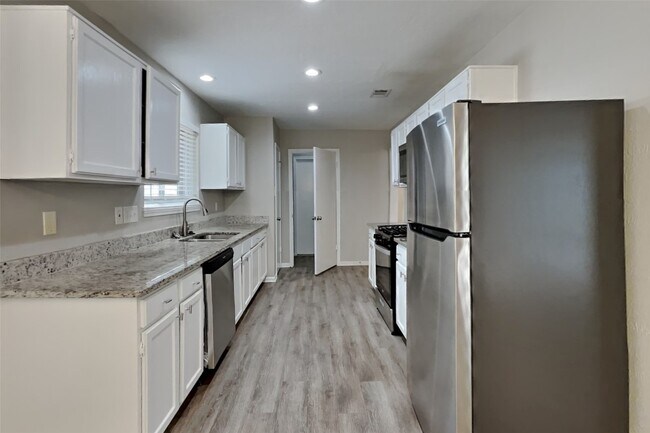 Building Photo - 17514 Hamilwood Dr