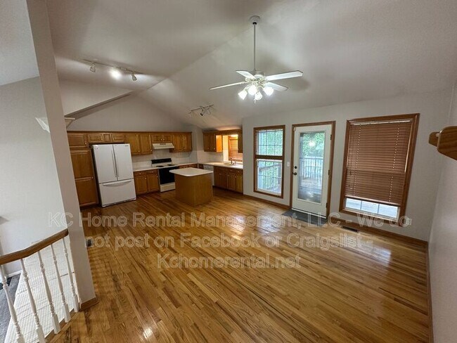 Foto del edificio - 1224 SE Princeton Dr