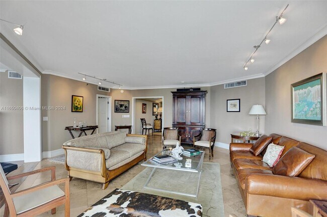 Foto del edificio - 7000 Island Blvd