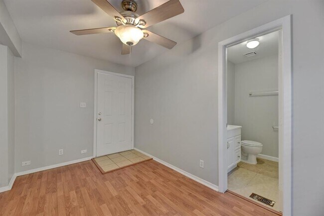 Foto del edificio - 2712 Whitis Ave