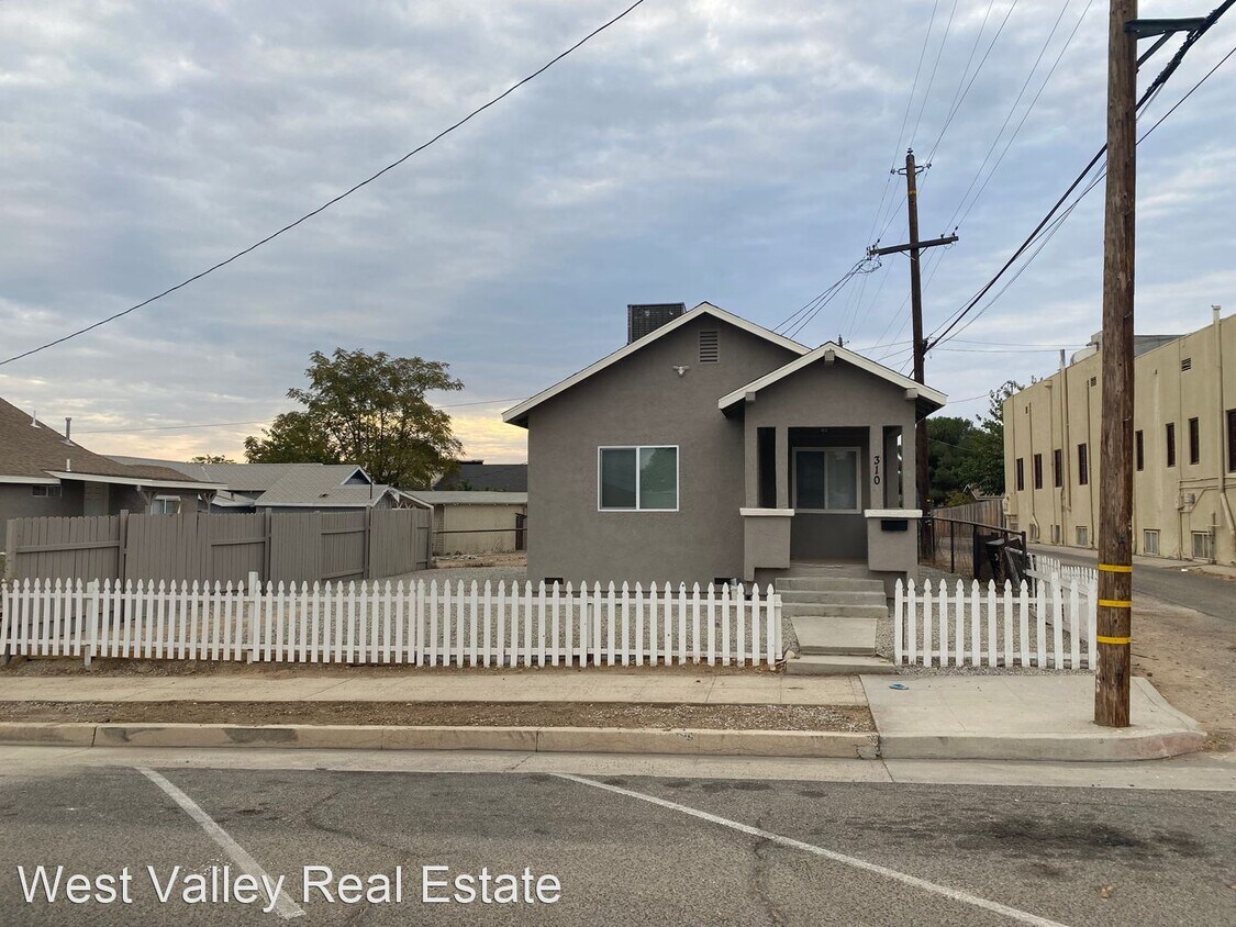 2 br, 1 bath House 310 7th Street House Rental in Taft, CA