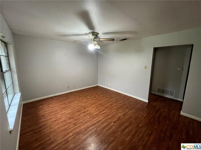 Foto del edificio - 130 Algarita Rd