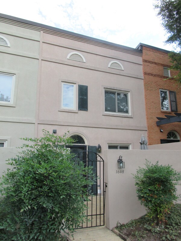 Building Photo - 1648 Garden Ct