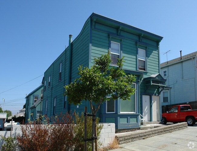 Building Photo - 728 Florida St