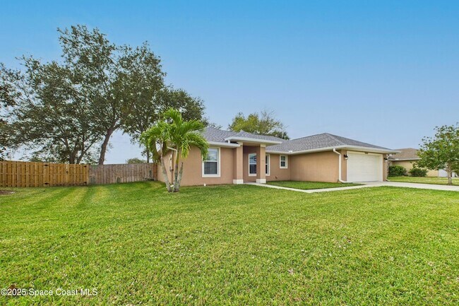 Foto del edificio - 1936 Gloria Cir