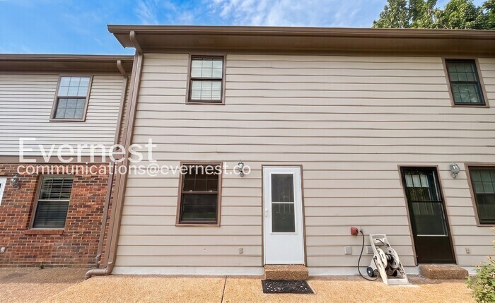 Foto del edificio - 5770 Brentwood Trace