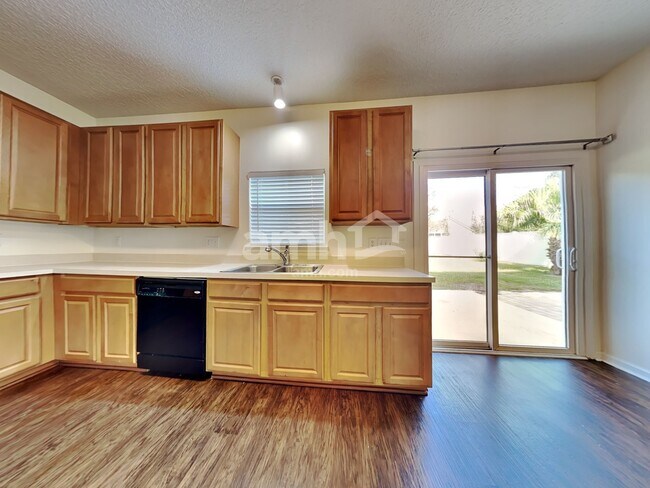 Foto del edificio - 1447 River of May St