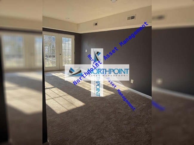 Building Photo - Spacious Updated 3BR 3BA Townhome w/ New Deck & Fenced Yard in Elkridge