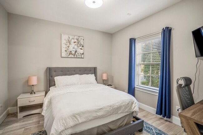 Building Photo - 2131 McIlhenny St