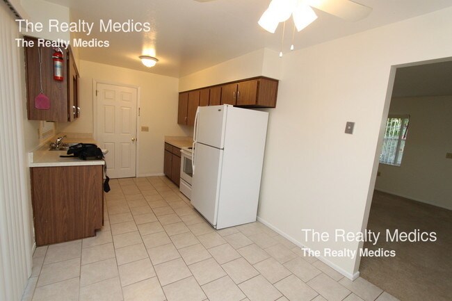 Foto del edificio - 5311 Kingswood Dr