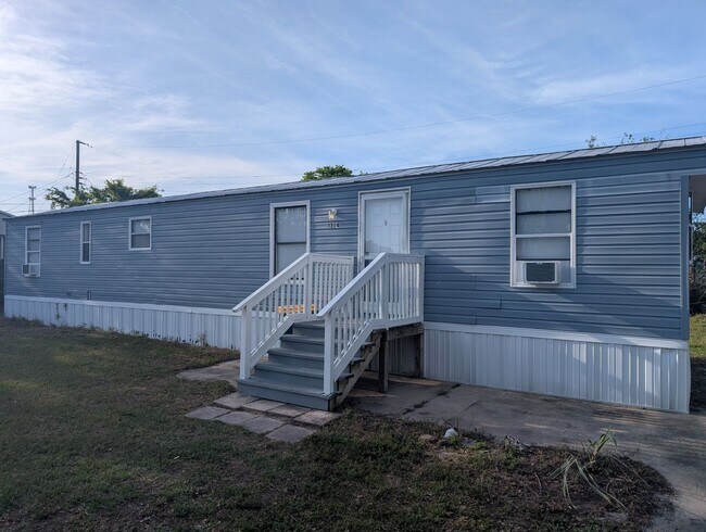 Foto del edificio - 2Bedroom /1.5 Bath Mobile in Mims Nicely Updated