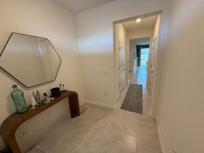 Foto del edificio - 641 Preston Cv Dr