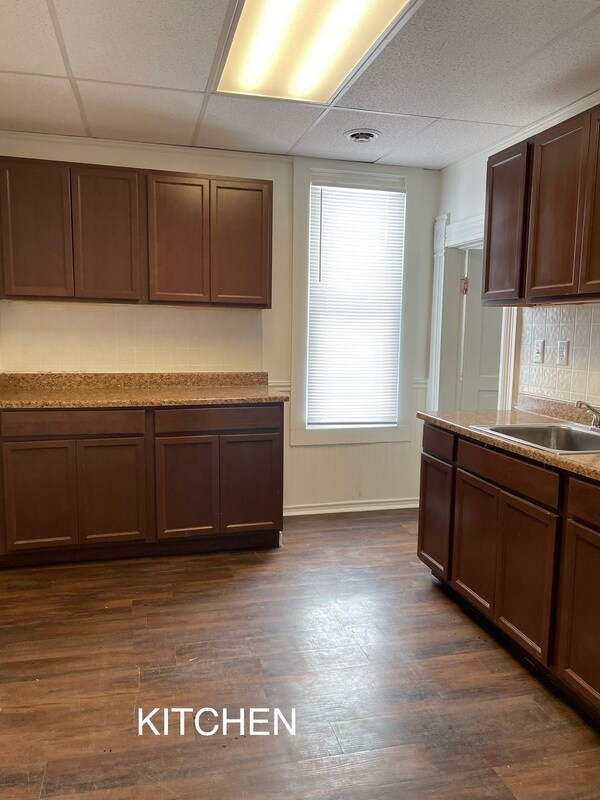 Foto del edificio - 603 E 5th St