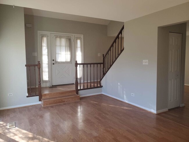 Building Photo - 2630 College Hill Cir