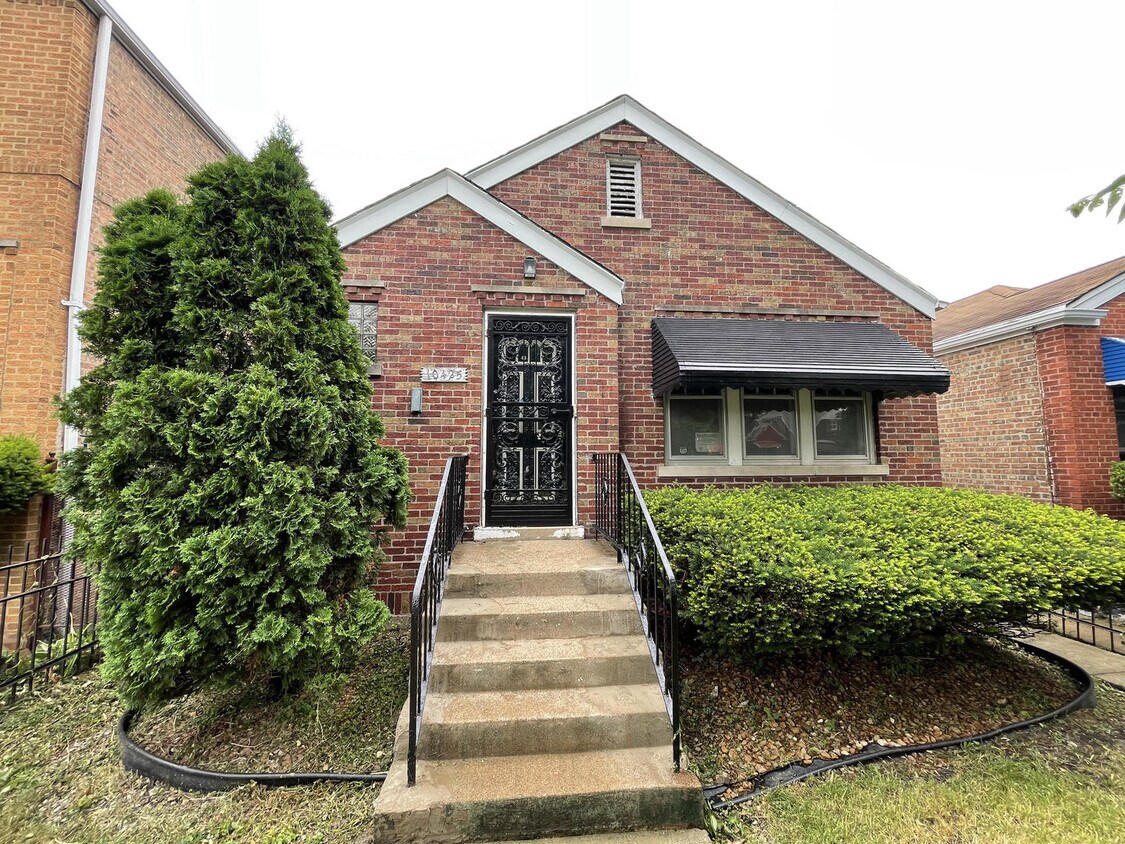 Primary Photo - 10425 S Prairie Ave