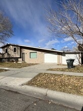 Building Photo - 454 Paxon St