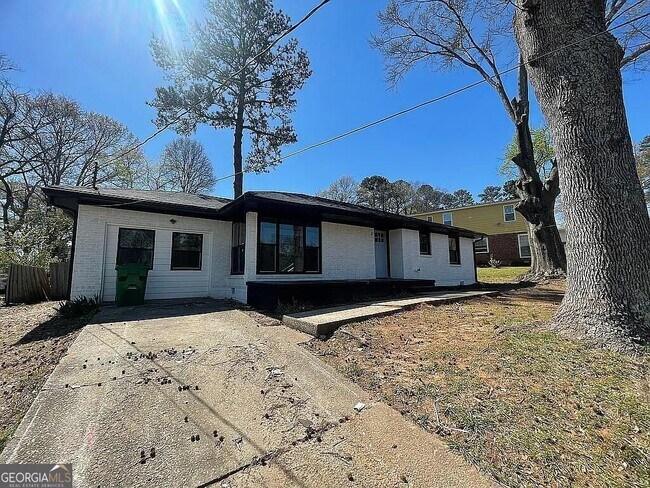 Foto del edificio - 2597 Glenvalley Dr