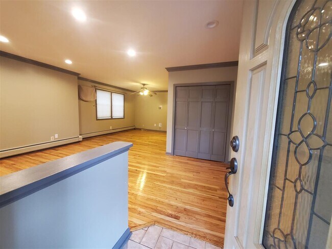 Building Photo - 78 W 42nd St