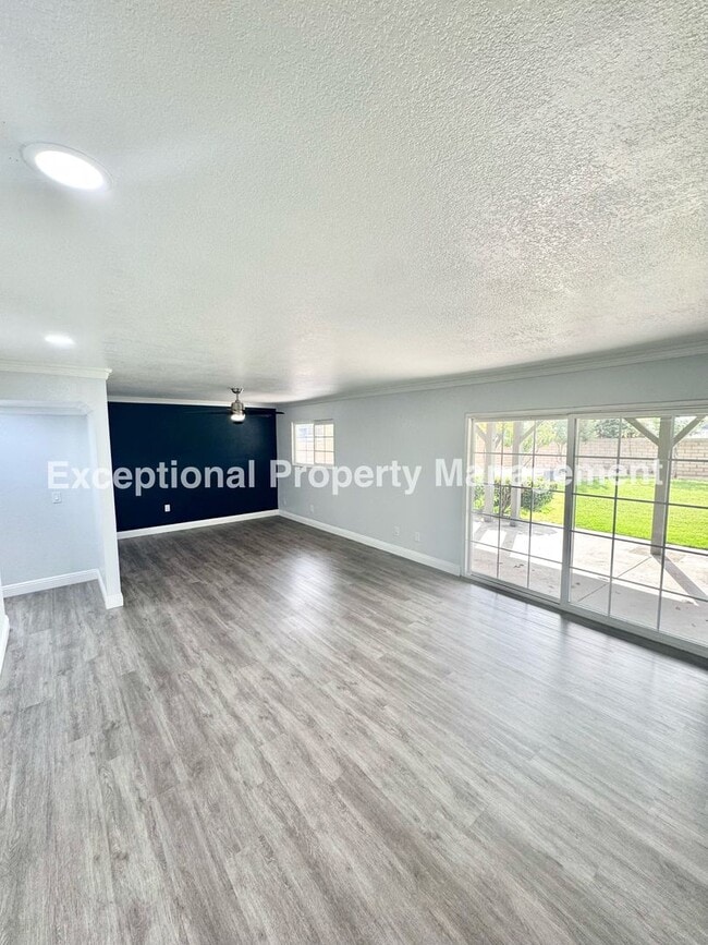 Foto del edificio - Ready to move in 3 bed 3 bath home!