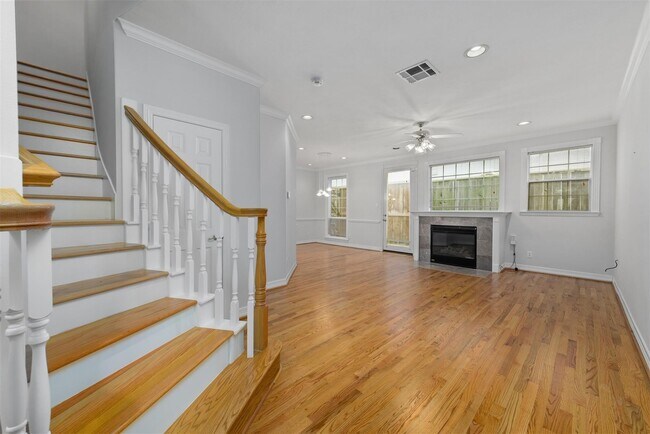 Foto del edificio - 6714 Montclair Dr