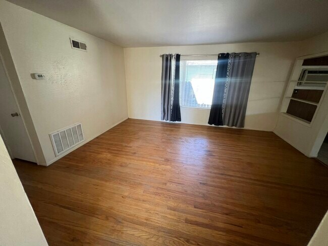 Foto del edificio - 1461 Topaz Way