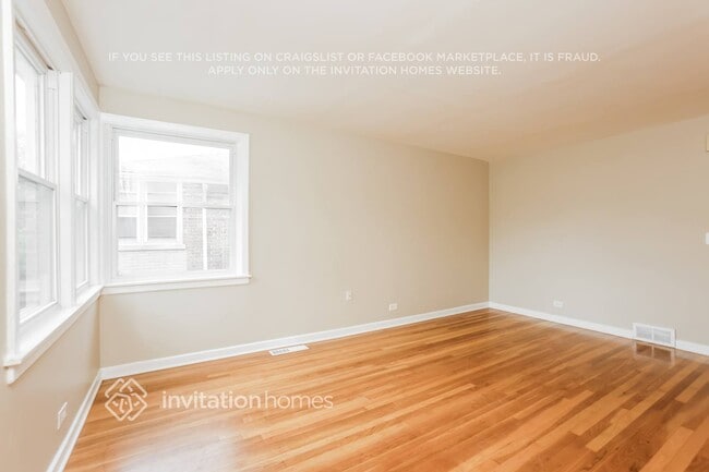 Building Photo - 1624 Mulford St