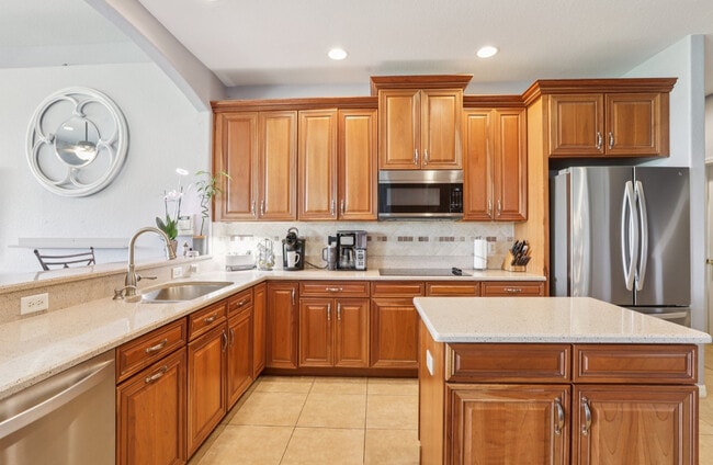 Building Photo - 10435 Deerberry Dr