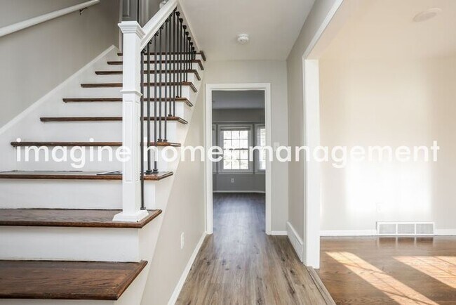 Foto del edificio - Fully Renovated 4 Bedroom Single Family Ho...