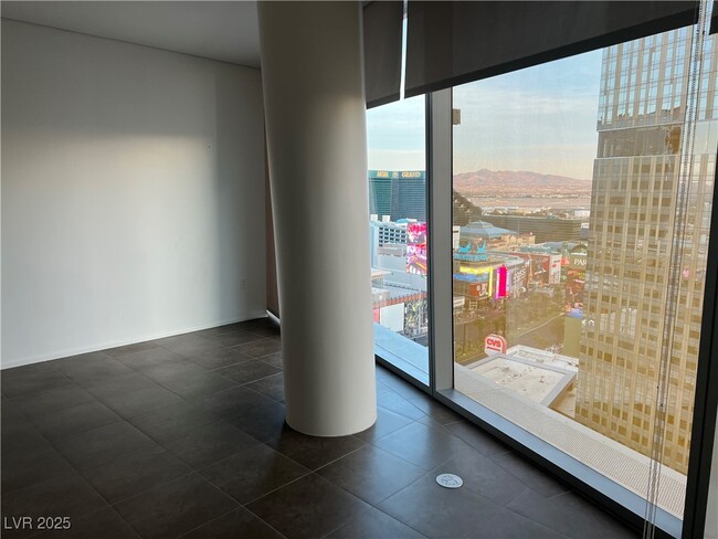 Building Photo - 3722 S Las Vegas Blvd