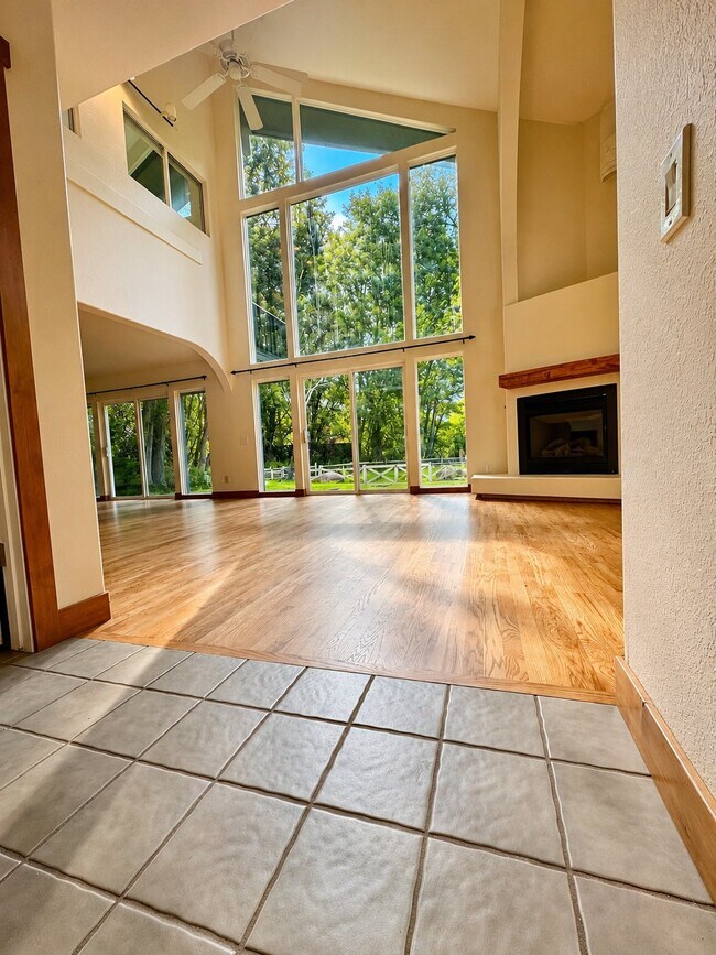 Foto del edificio - 36 Stevens Creek Cir