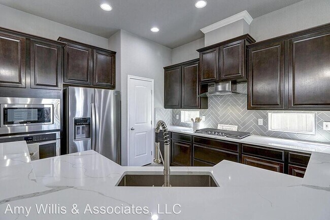 Building Photo - 3 br, 2 bath House - 8043 Calgary