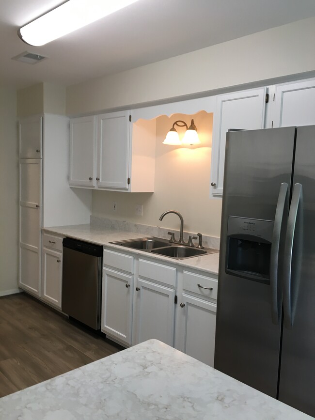 Walk-thru Kitchen - 8626 Golf Creek Dr