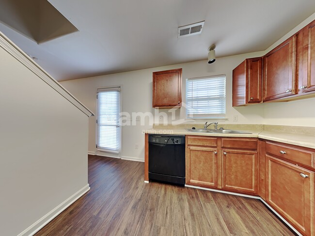 Building Photo - 125 Konnoak Village Cir