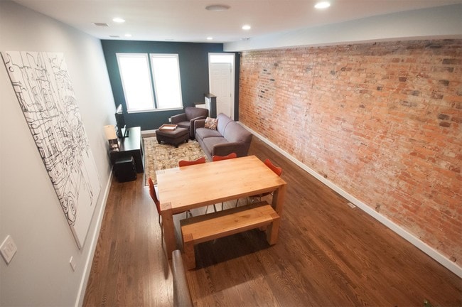 Photo - 1005 Kenyon St NW House