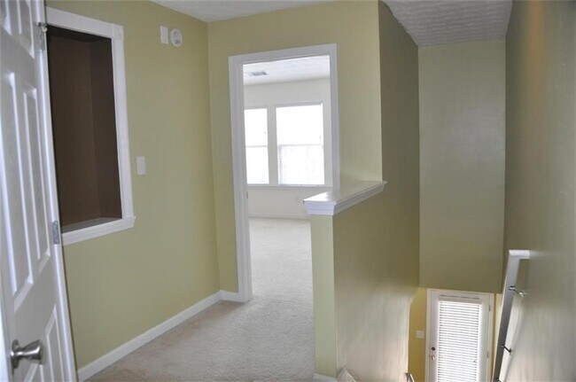 Building Photo - 2254 Hawks Bluff Trail NW