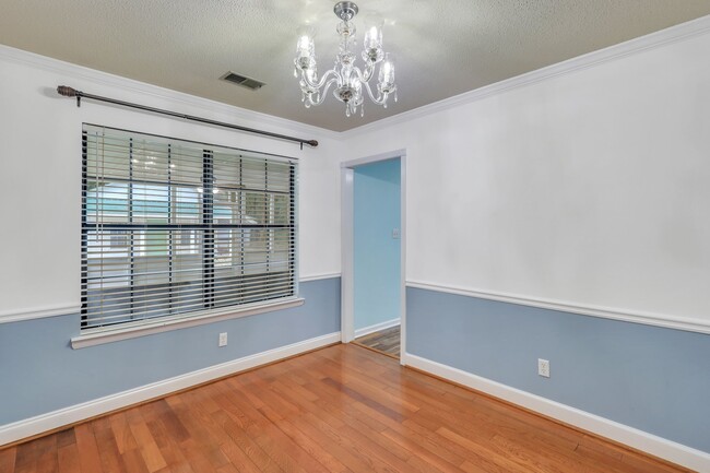 Foto del edificio - 298 Little Oak Rd