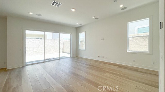 Building Photo - 150 Orange Grv