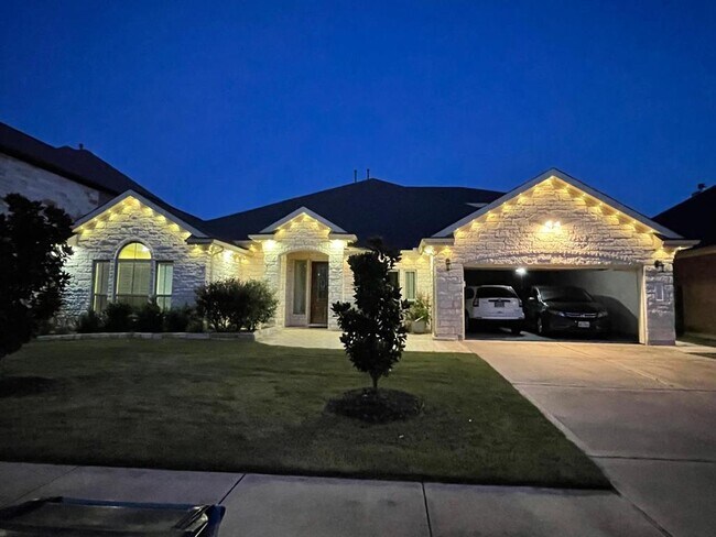 Building Photo - 3014 Paseo de Charros