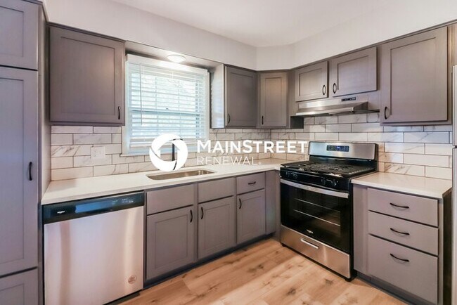 Building Photo - 3 Bedroom Pet-Friendly Home in PLEASANT HILL, MO with Main Street Renewal