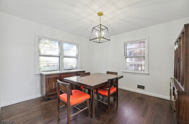 Foto del edificio - 737 Linden Ave