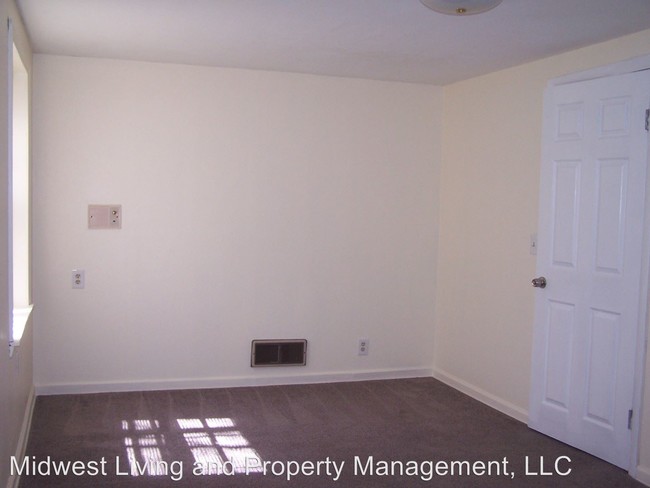 Building Photo - 307 Hargis Ln